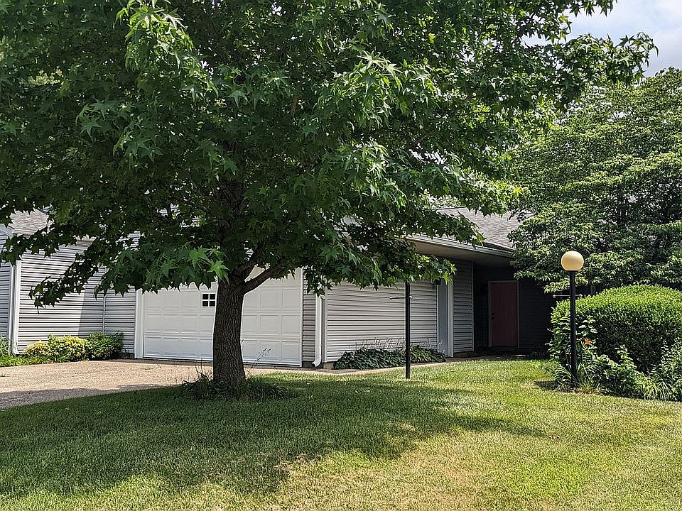 1st image of 413 N Westridge Dr #6