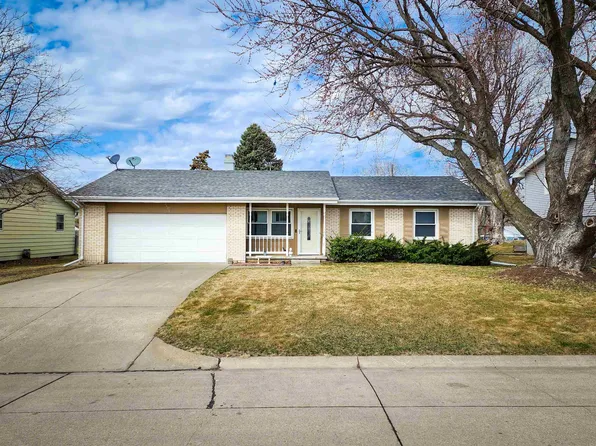 2406 Belmont Dr, Norfolk, NE 68701