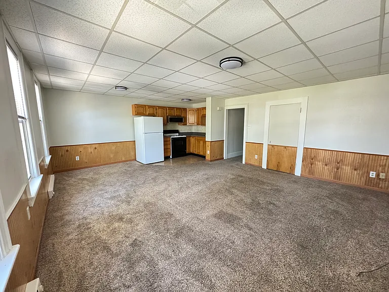 120 E Market St #2 — Photo 5