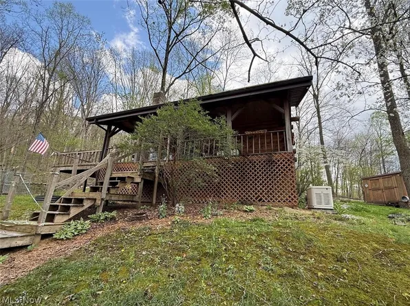 17365 Deerhorn Rd SE, Tippecanoe, OH 44699