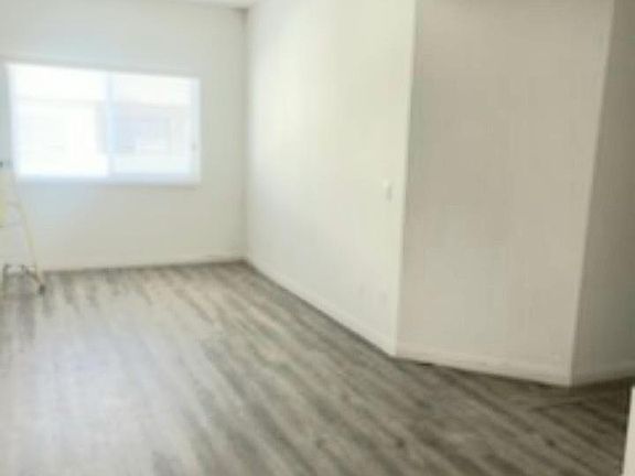 5th image of 1735 Peyton Ave #2853