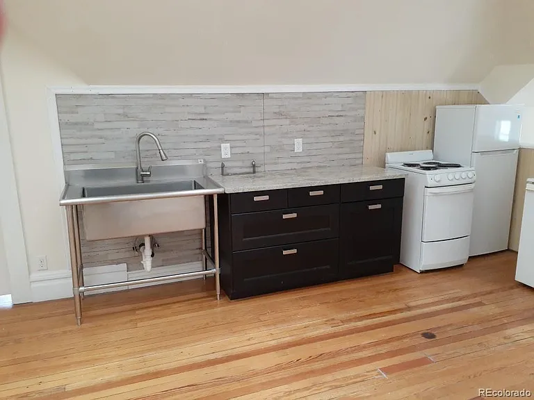 1748 N High St #3 — Photo 5