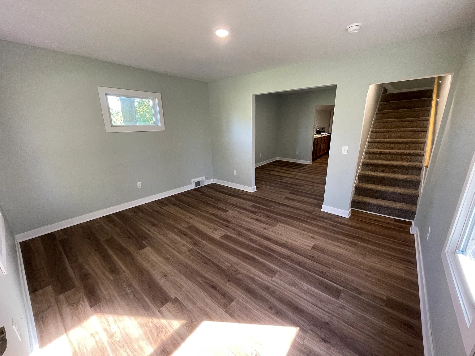 1 bed, 850 sqft, $1,100 — Photo 3