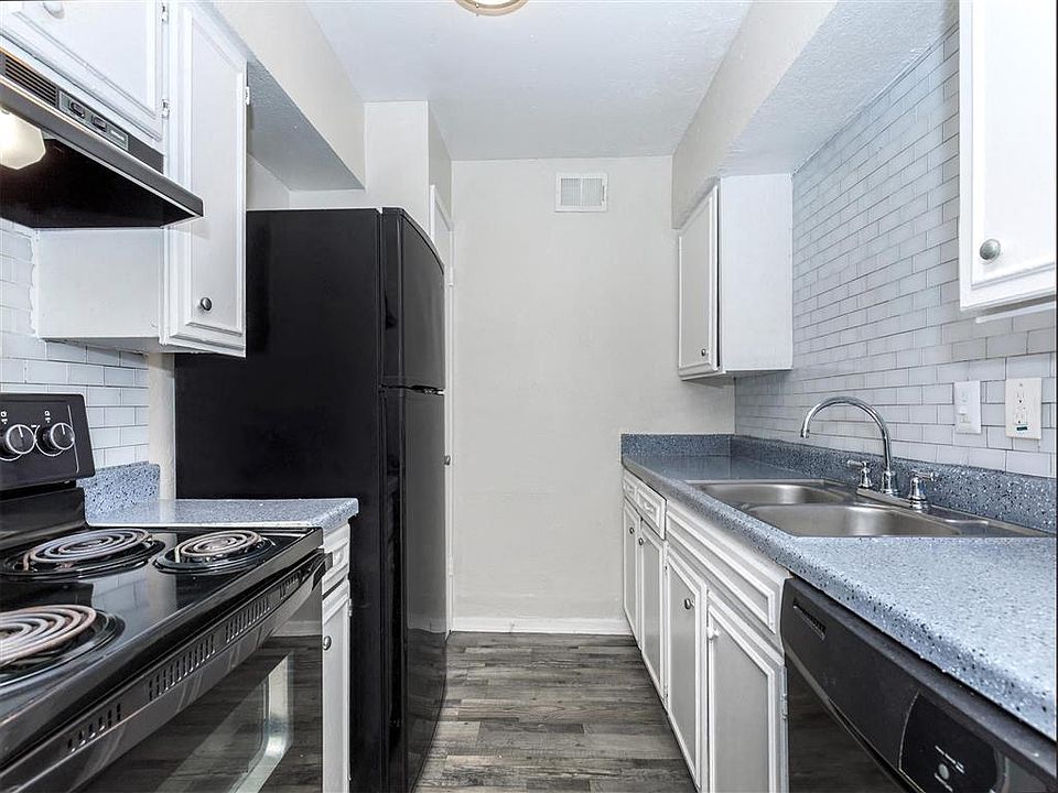 1st image of 14221 Heritage Cir #3106
