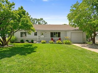 6526 Switzer Ln, Shawnee, KS 66203