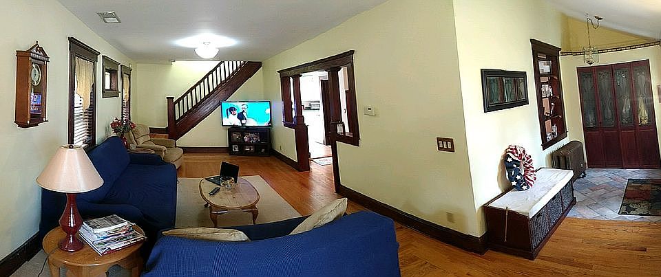 Living room/ Family room