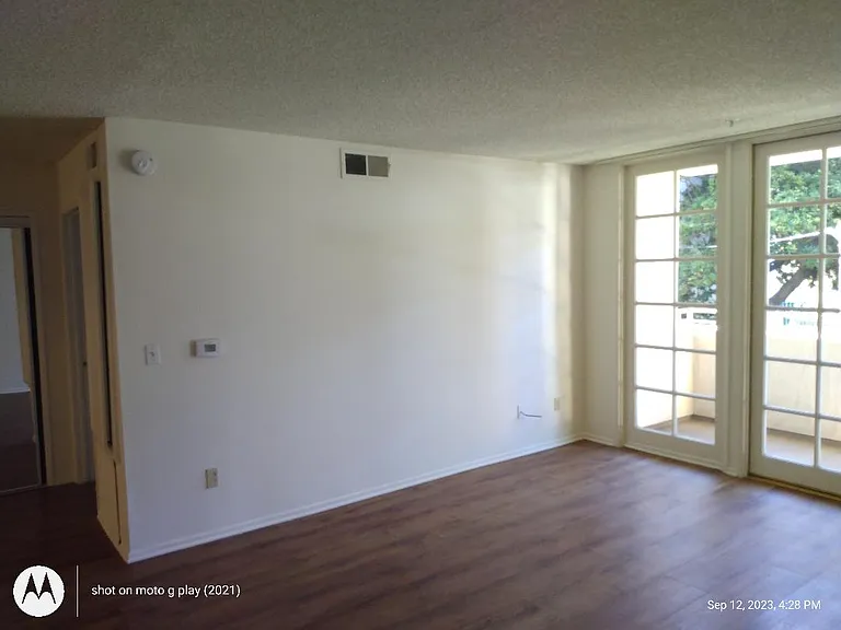 640 Veteran Ave #304 — Photo 12