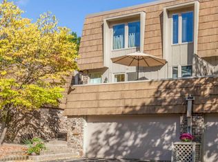 10202 Berkshire Rd, Bloomington, MN 55437