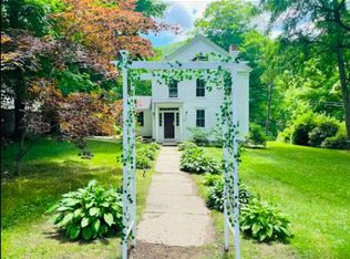 1579 Pleasant St, Lee, MA 01238