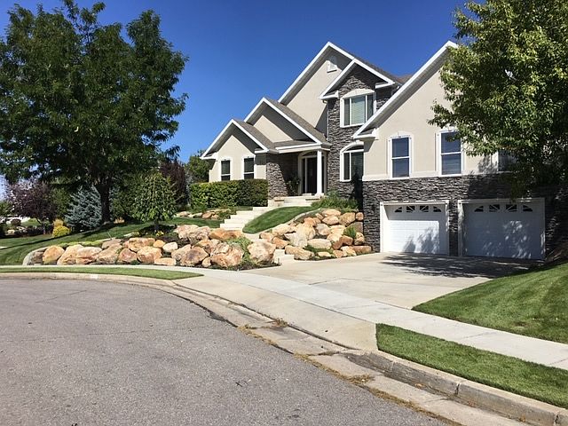 Front Entry - Basement Garag