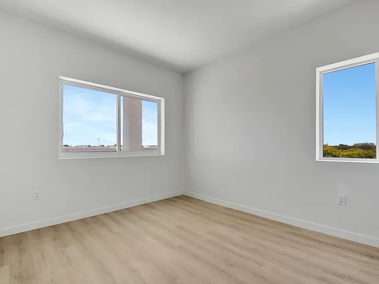 240 Vanderbilt Dr #B2 — Photo 11