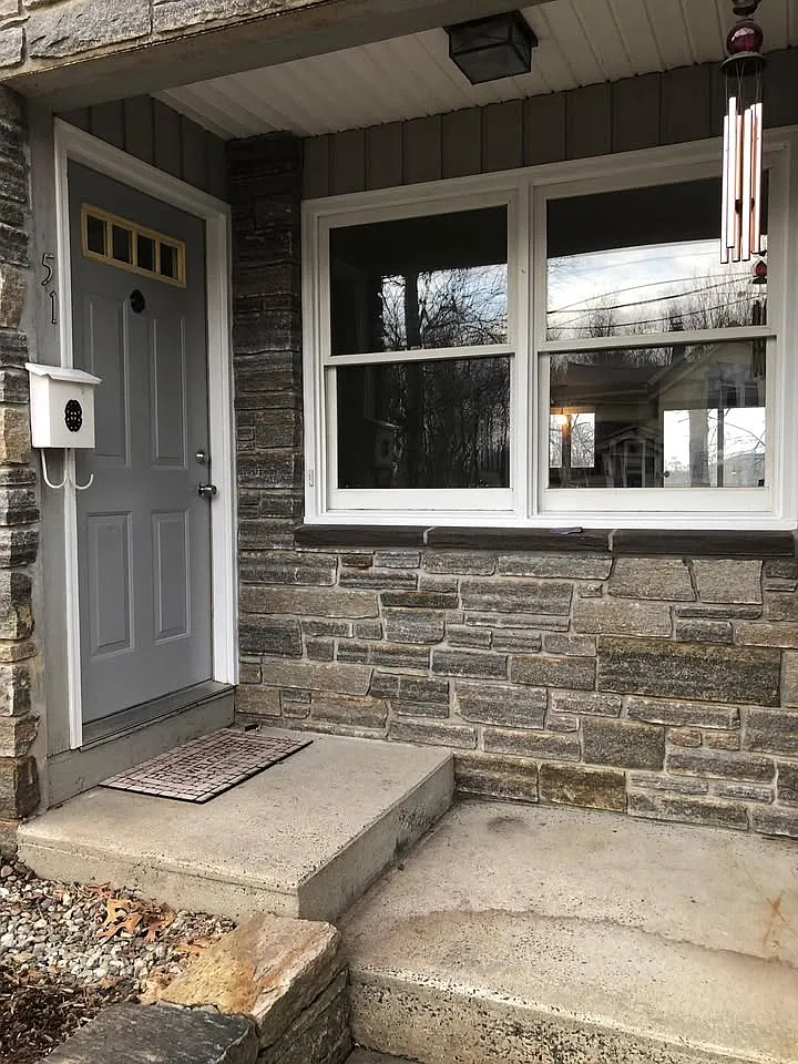3 bed, 1.5 bath, 1600 sqft, $2,400 — Photo 2