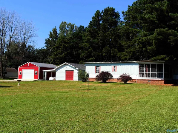 1995 Green Briar Cove Rd, Union Grove, AL 35175