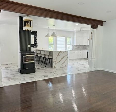 5th image of 883 Ray Ave
