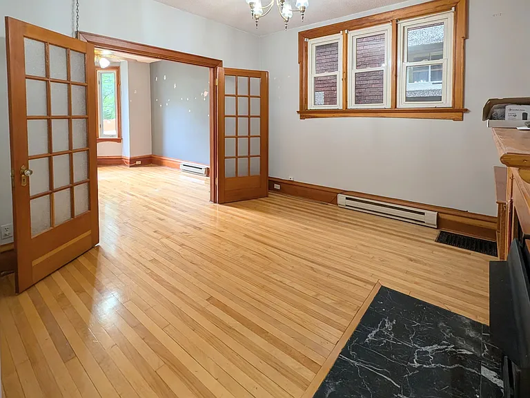 44 Spadina Ave #1 — Photo 6
