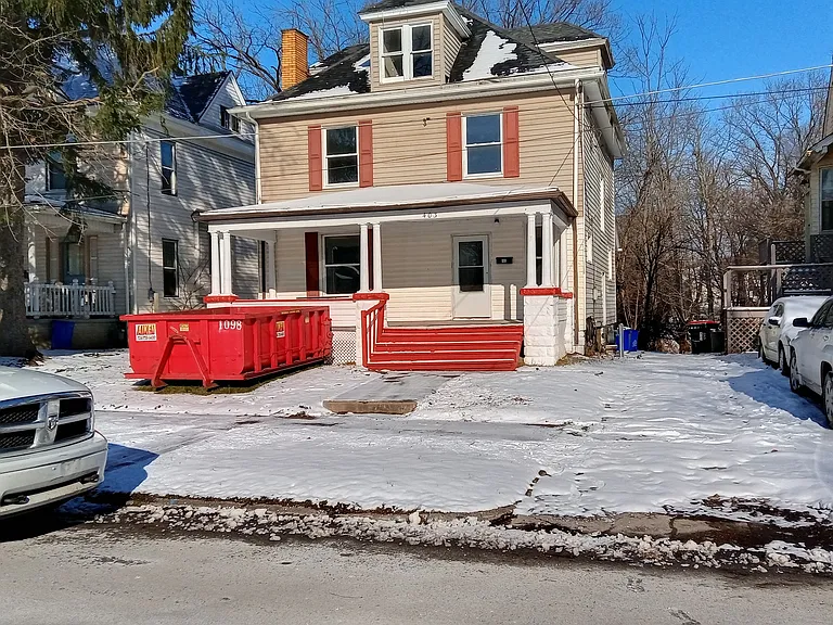 403 E Wallace Ave — Photo 8