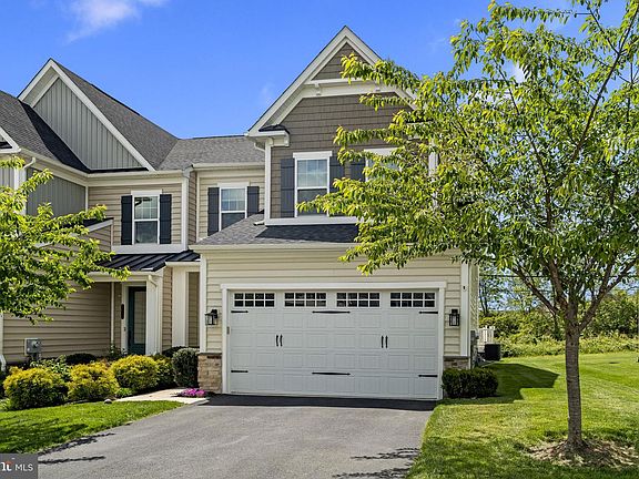 3rd image of 314 Piper Ln