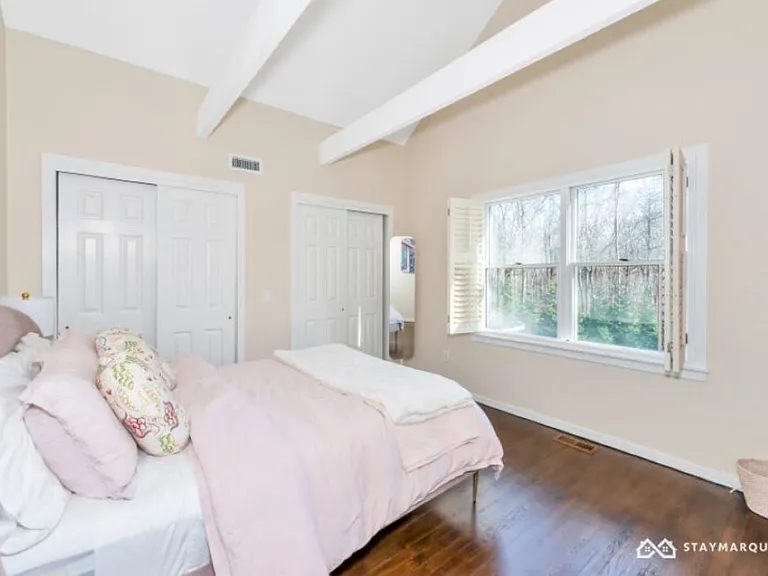 29 Georgica Woods Ln — Photo 25
