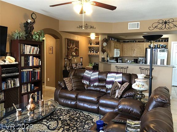 2nd image of 5855 Valley Dr Unit 1015
