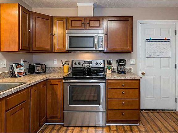 4th image of 2663 Bahns Dr