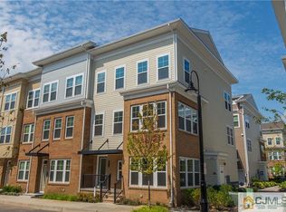 22 Bond St, North Brunswick, NJ 08902