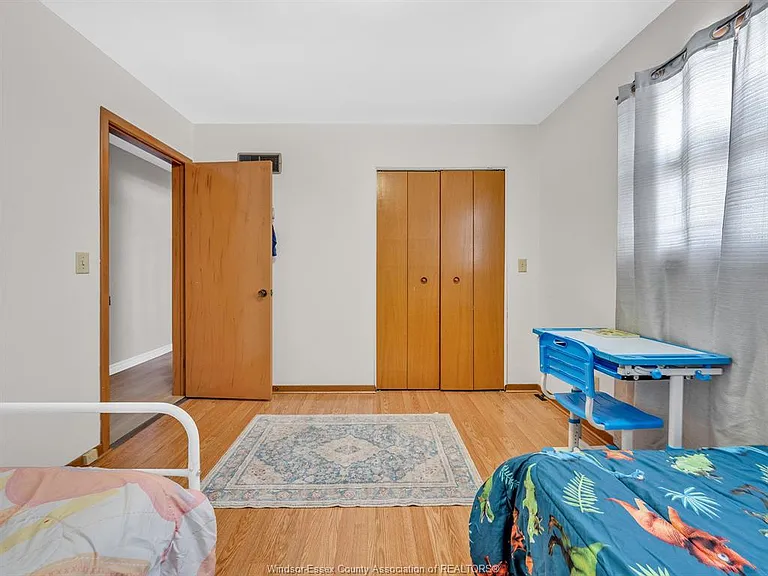2450 McKay Ave — Photo 12