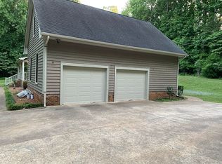 3514 Forest Lawn Dr, Matthews, NC 28104