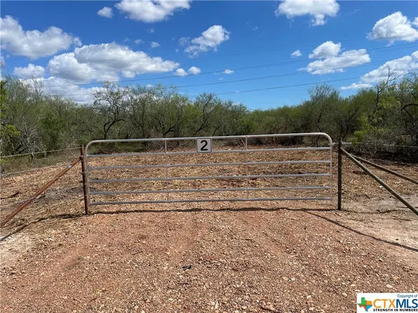 1713 Fm 446, Victoria, TX 77905