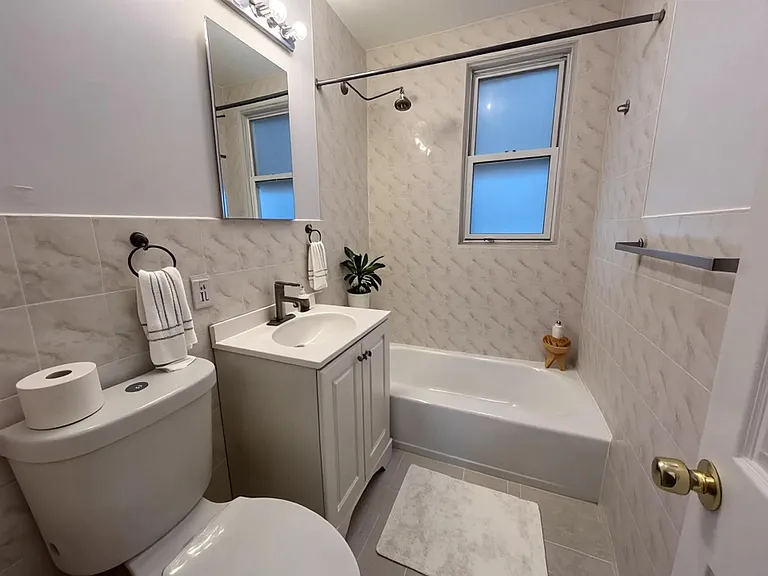 4029 48th St #2 — Photo 9