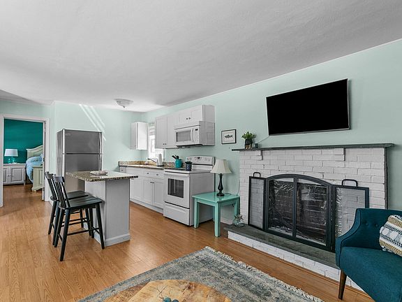 4th image of 43 Ellery Ave Unit 49