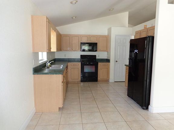 2nd image of 352 Palm St