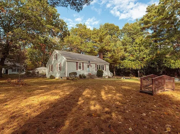 375 Old Russell St, Woburn, MA 01801
