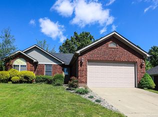 201 Deer Creek Dr, Sellersburg, IN 47172