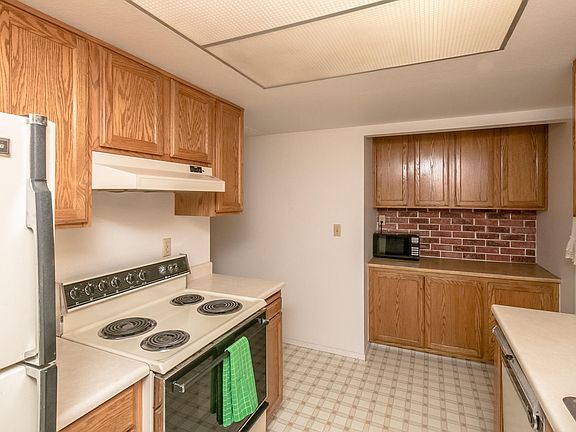 5th image of 3171 Kiowa Blvd S