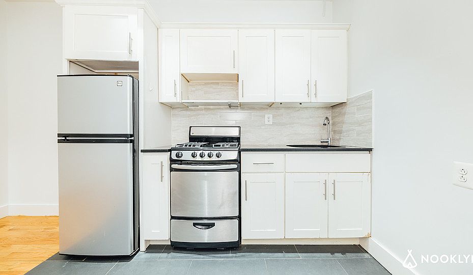 1st image of 33 Montrose Ave #2S
