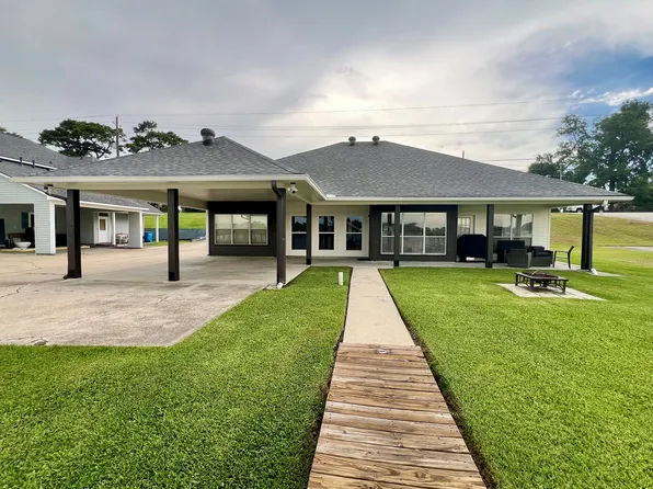 9788 False River Rd, New Roads, LA 70760