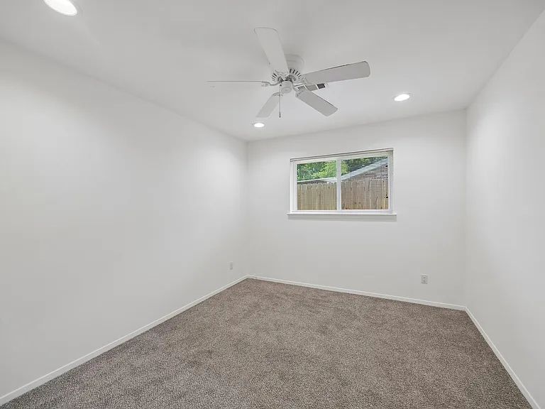 7050 Cole Creek Dr — Photo 10