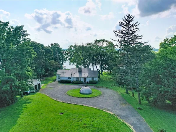 43 Cayuga St, Union Springs, NY 13160