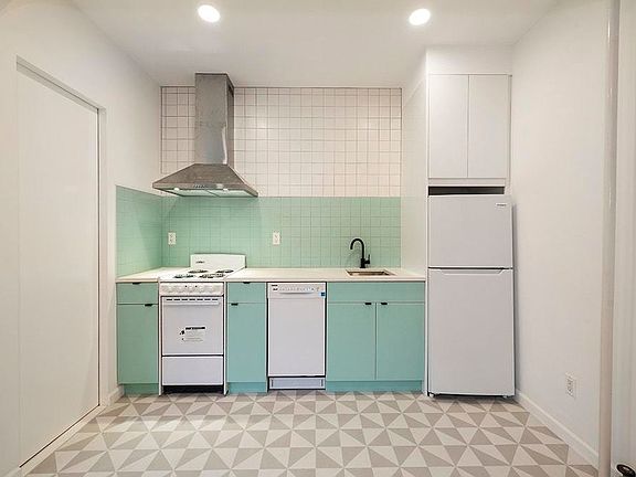3rd image of 487 Clinton Ave APT 2B