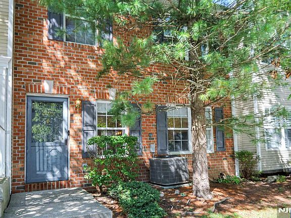 2nd image of 2206 Lancaster Court