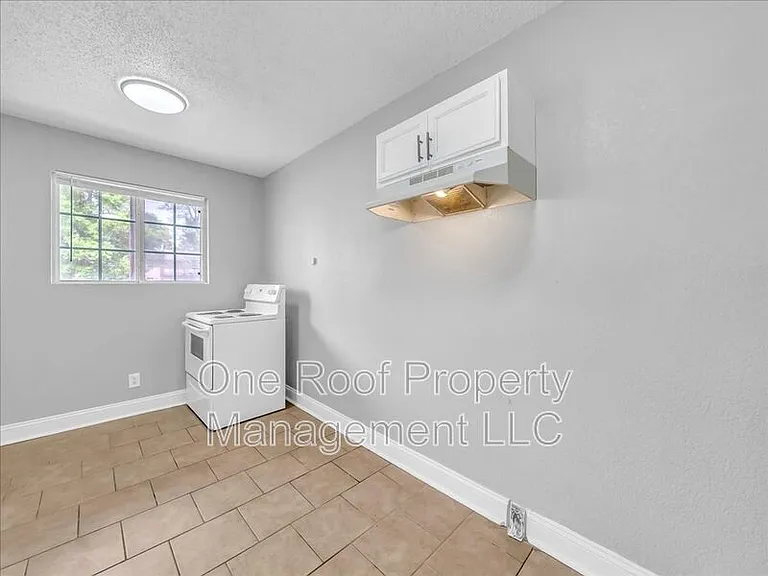 2001 Chateau Dr #A — Photo 15