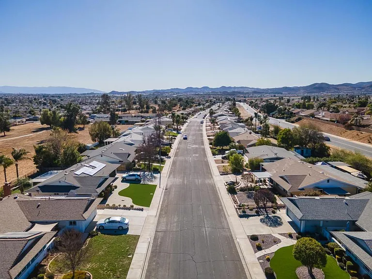 28461 Portsmouth Dr — Photo 42