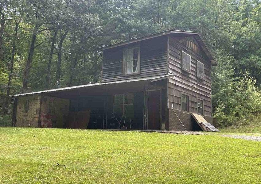 1st image of 669 Pond Ridge Rd