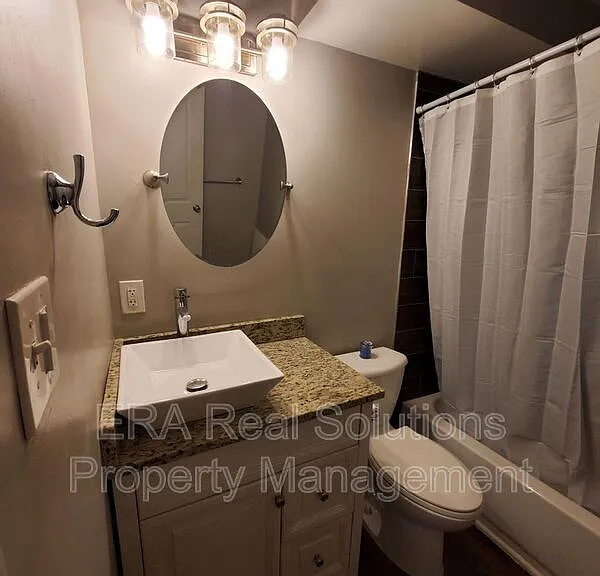 2205 W Sullivant Ave — Photo 8