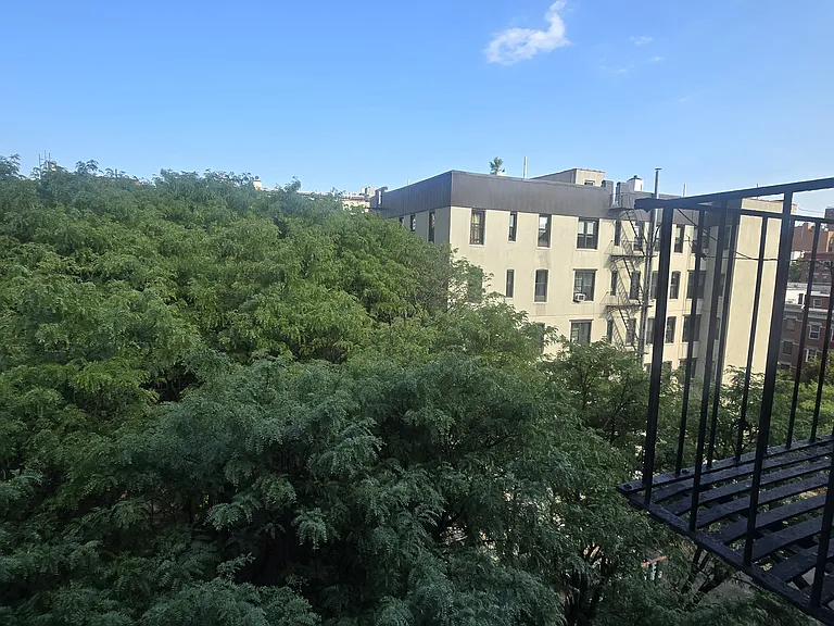 1469 5th Ave #37 — Photo 8
