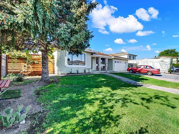 2nd image of 749 Stallion Circle