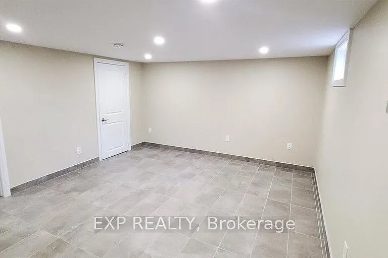 33 Berkley Dr #24 — Photo 9