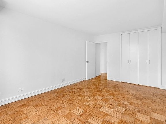 5th image of 400 E 71st St APT 24C