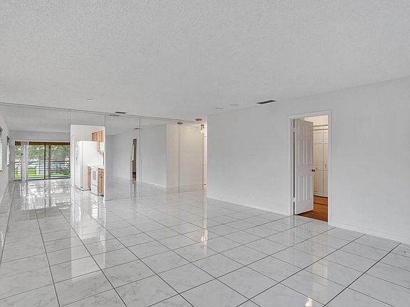 4th image of 2201 SW 92nd Terrace #1704