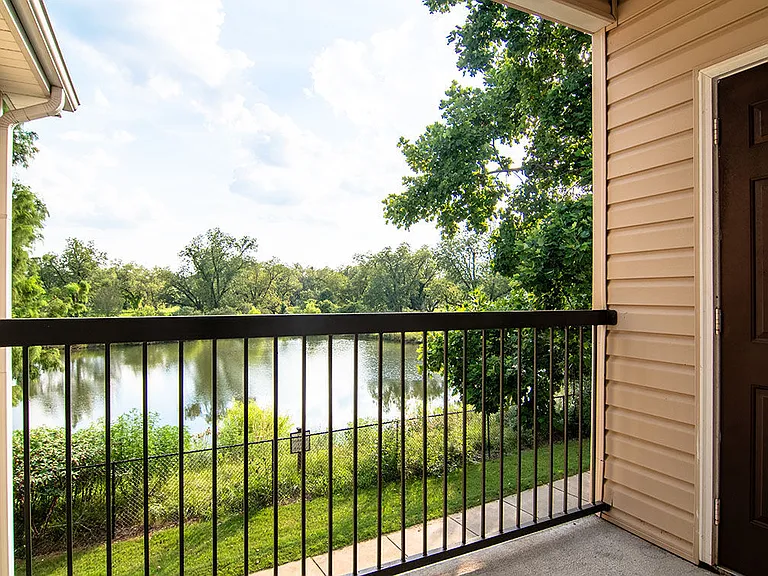 Houston Lake Apartments — Photo 10